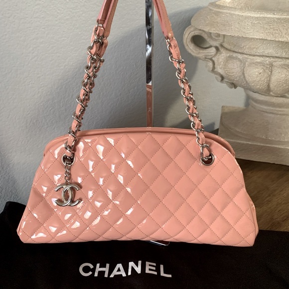 CHANEL Handbags - Chanel patent shoulder/handbag